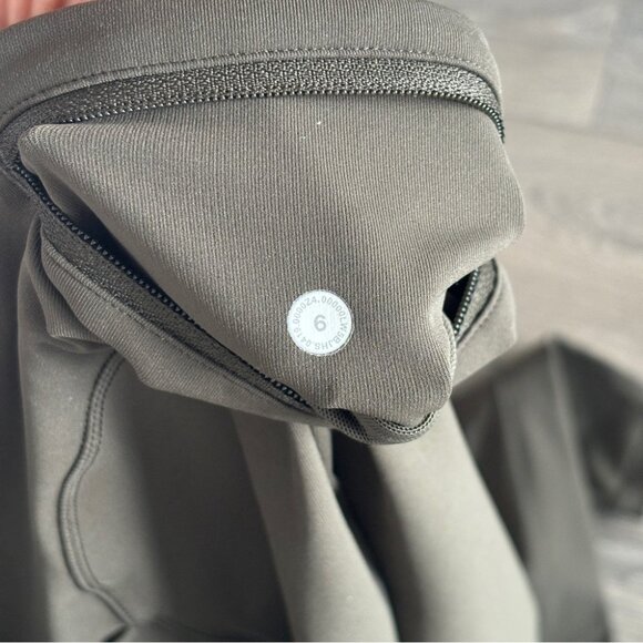 Lululemon Speed Up Tight *Full-On Luxtreme 28" - Picture 9 of 13